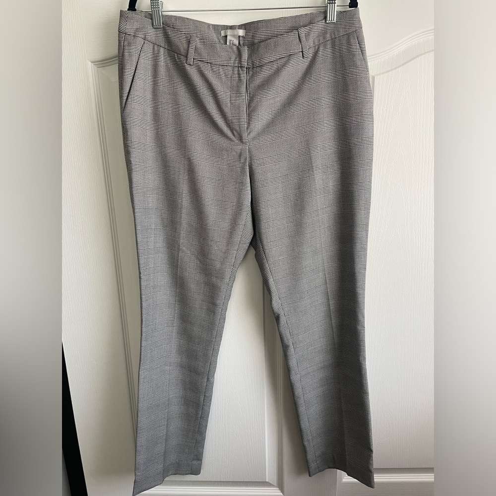 Beautiful ankle cropped slacks